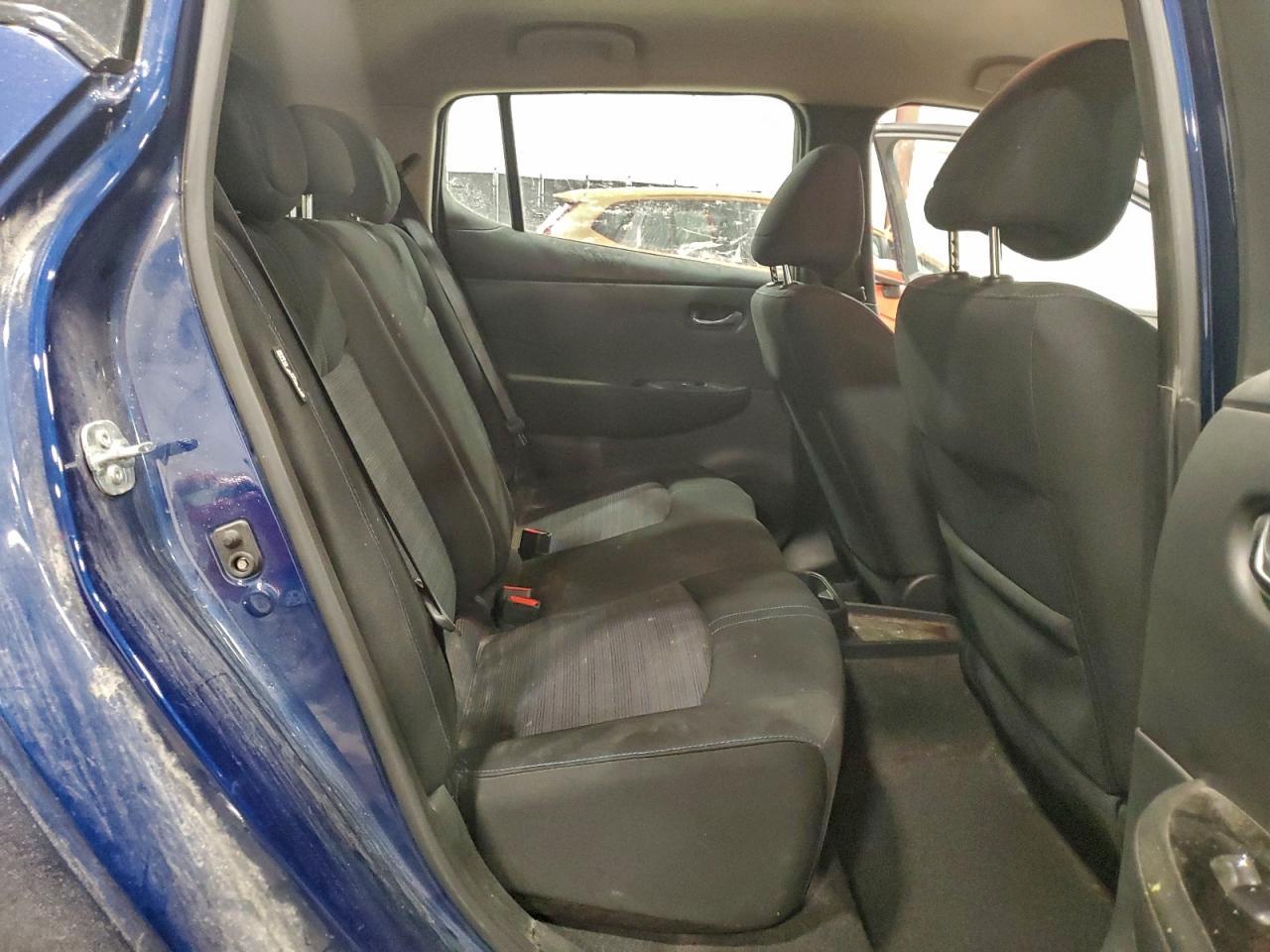 2025 NISSAN LEAF
