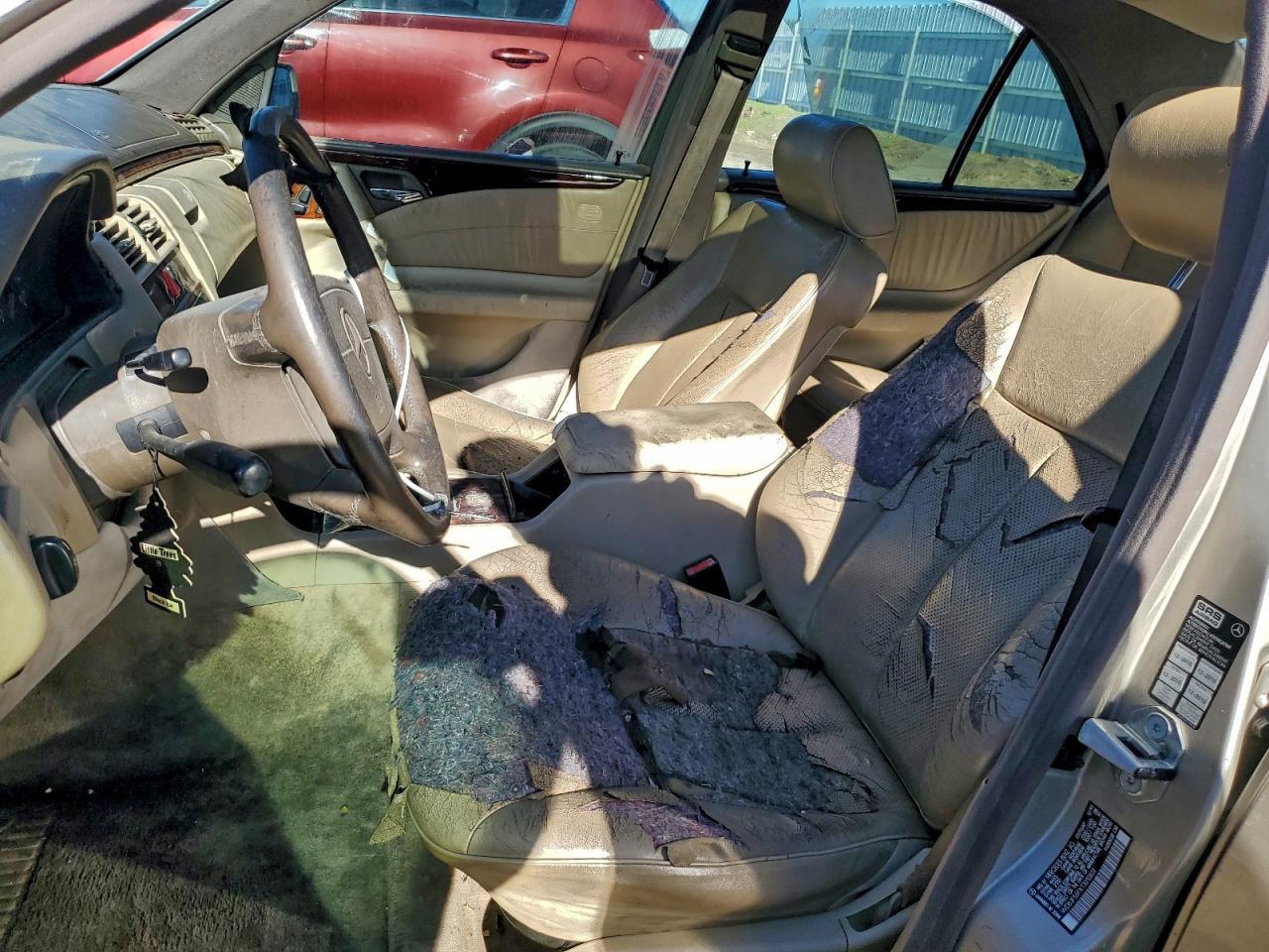1996 MERCEDES-BENZ E-Class