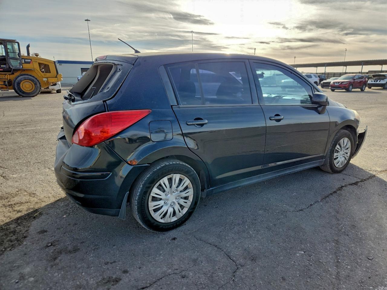 2011 NISSAN VERSA