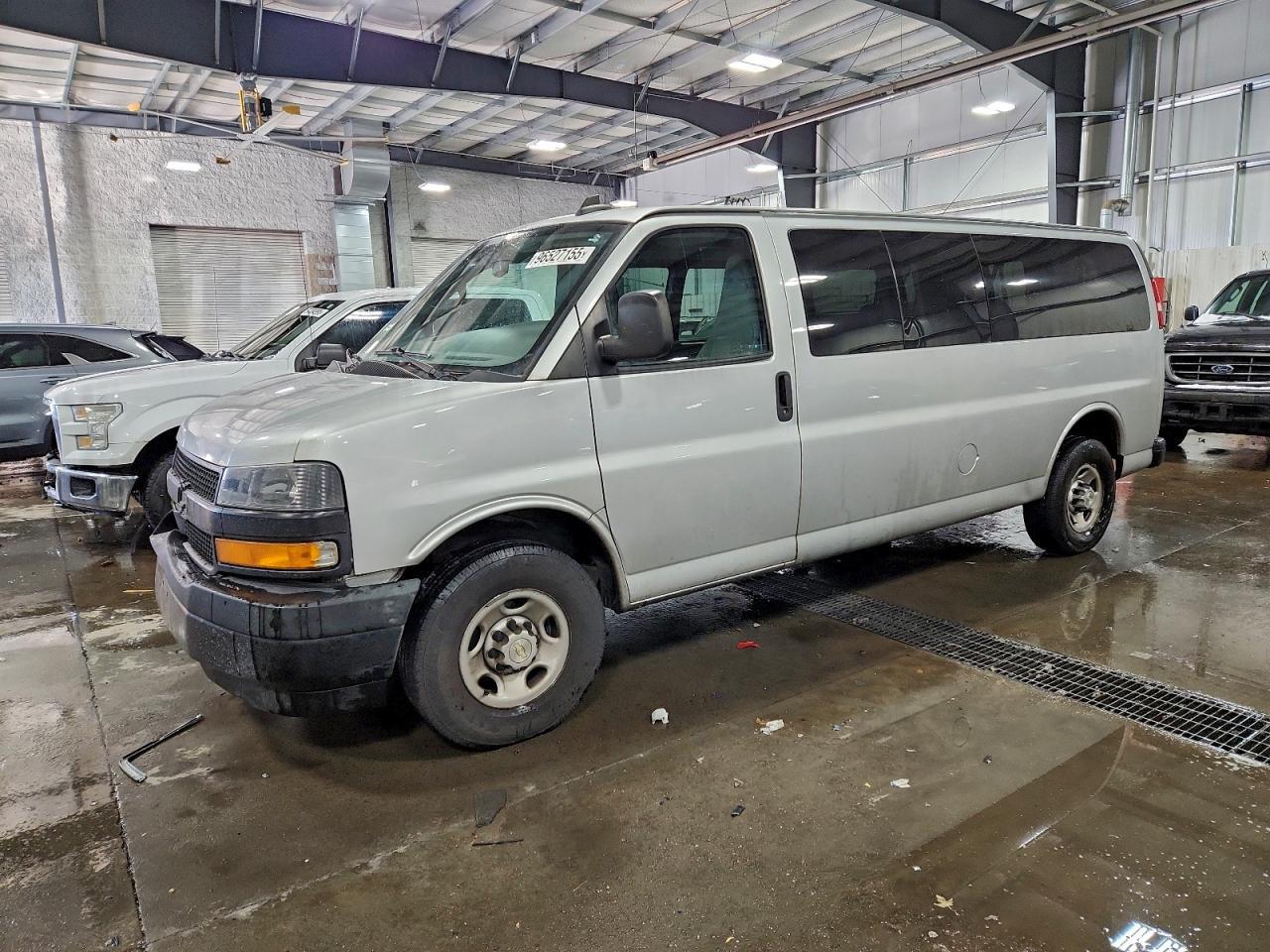 2020 CHEVROLET Express 3500