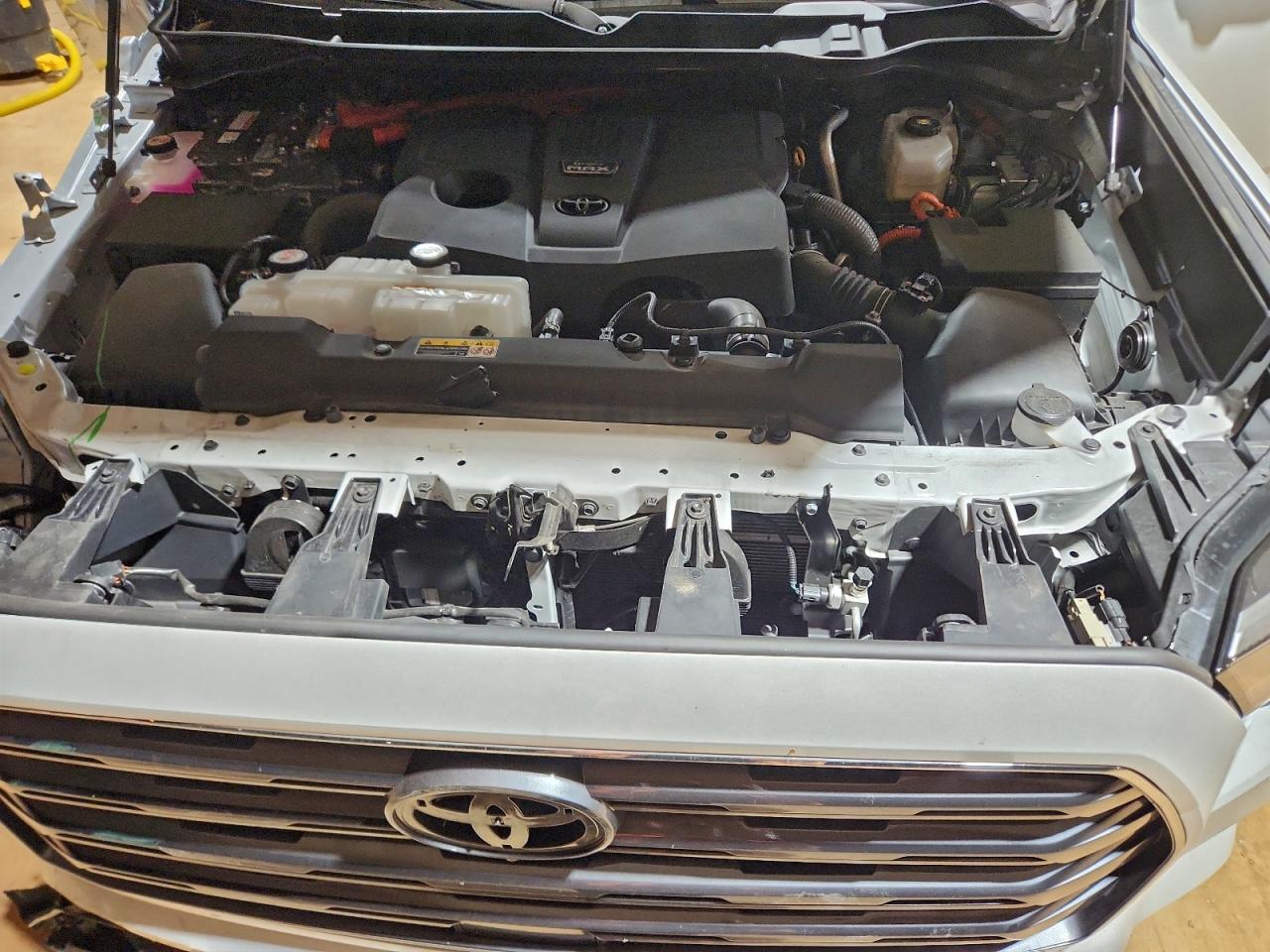 2024 TOYOTA Sequoia