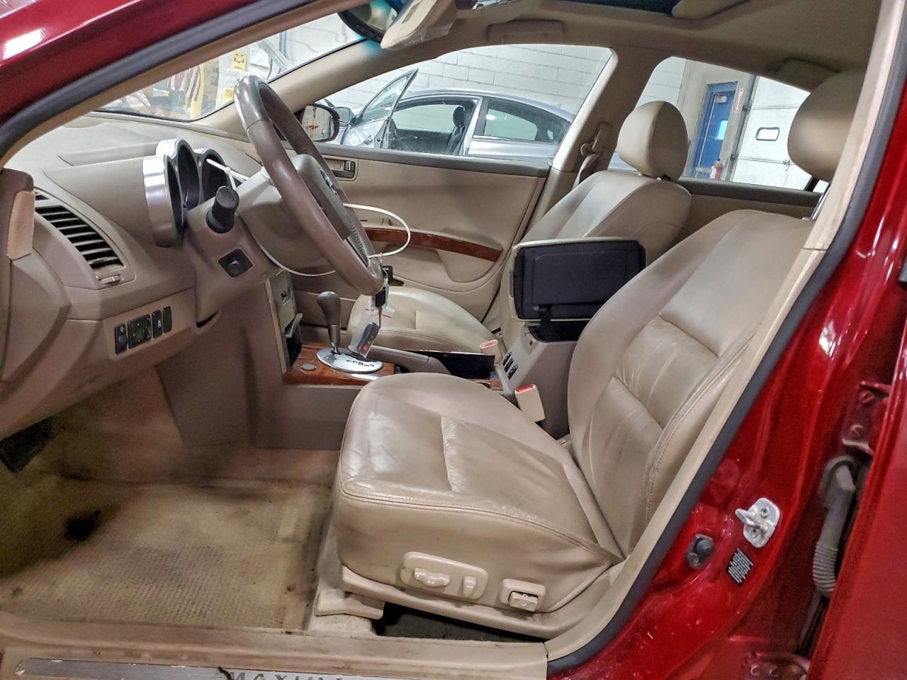 2004 NISSAN Maxima