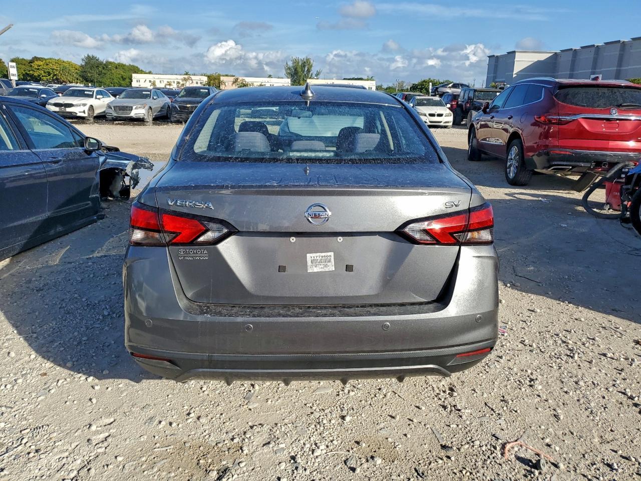 2021 NISSAN VERSA