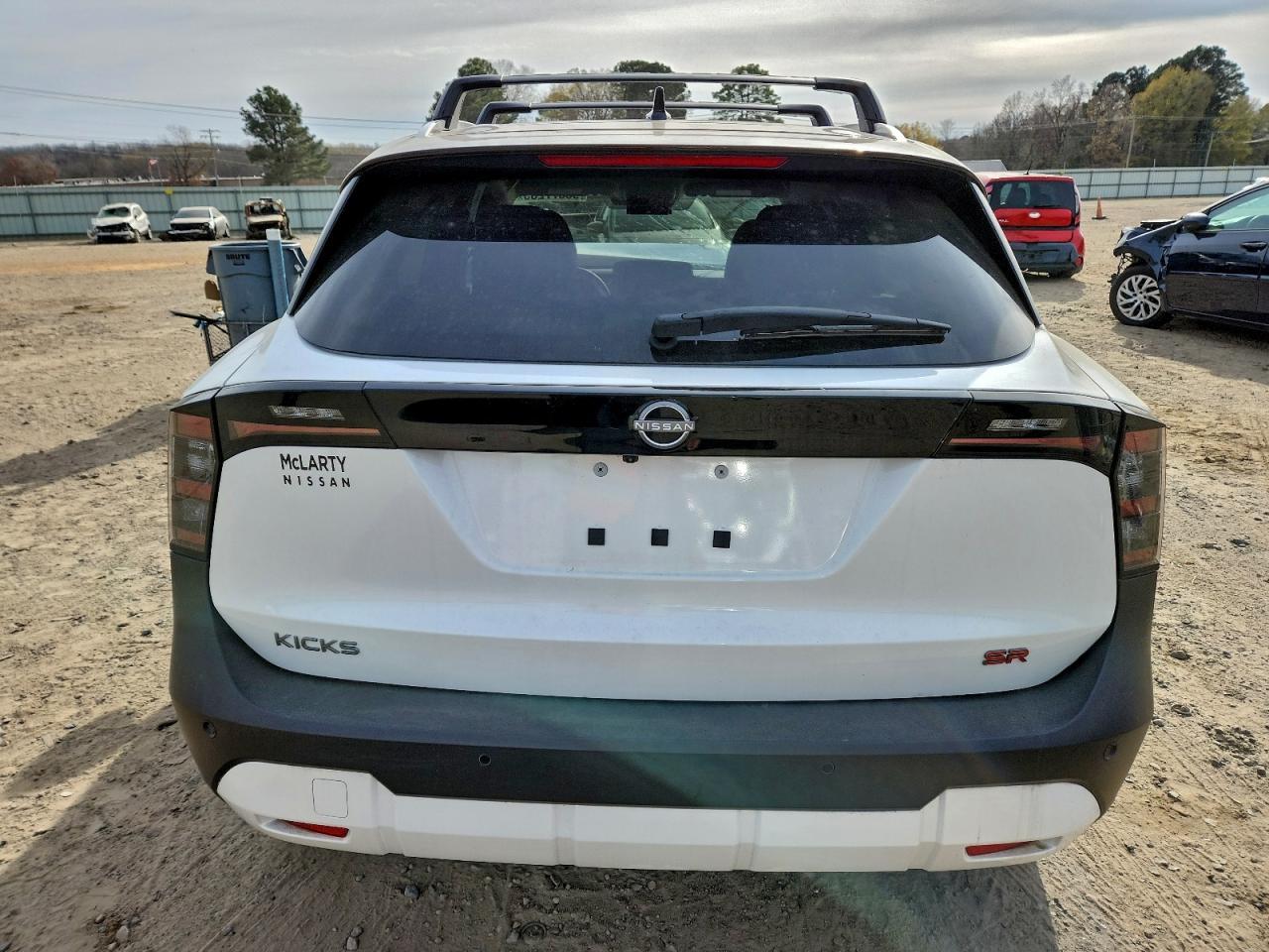 2025 NISSAN KICKS