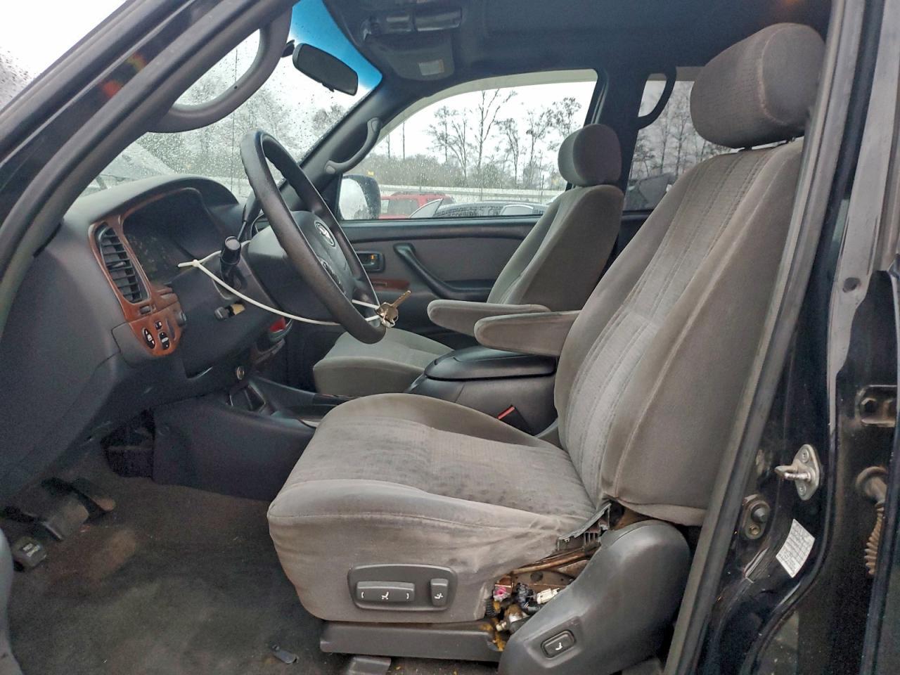 2004 TOYOTA TUNDRA