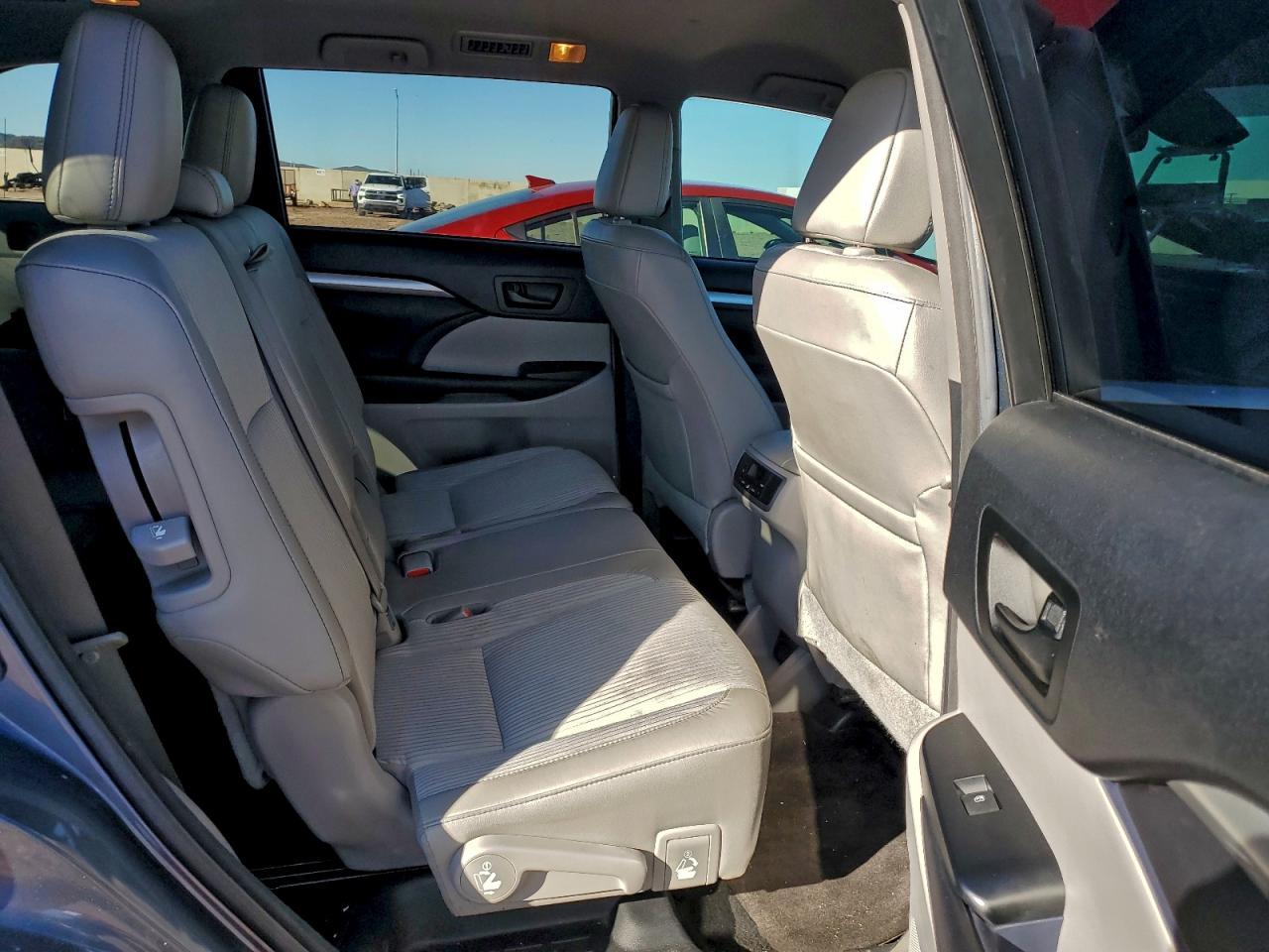 2017 TOYOTA HIGHLANDER
