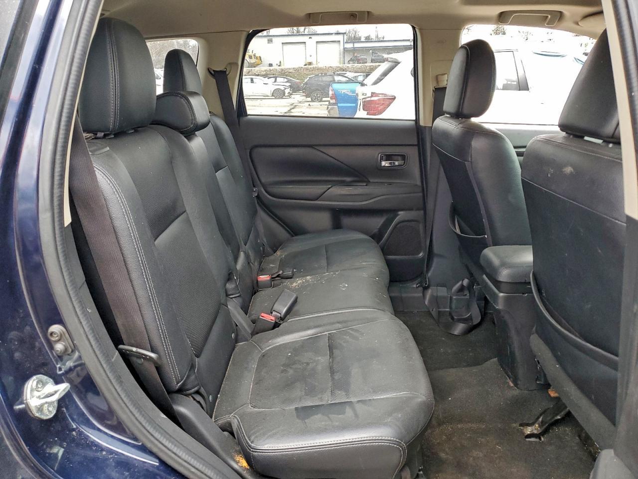 2016 MITSUBISHI outlander