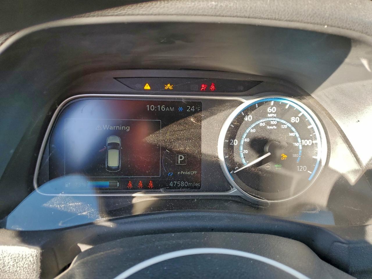 2022 NISSAN LEAF
