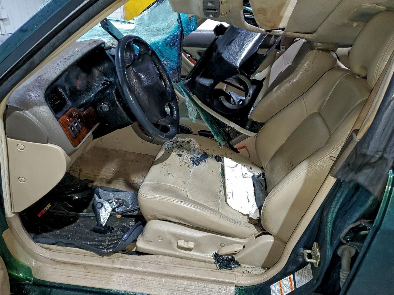 2000 SUBARU Legacy