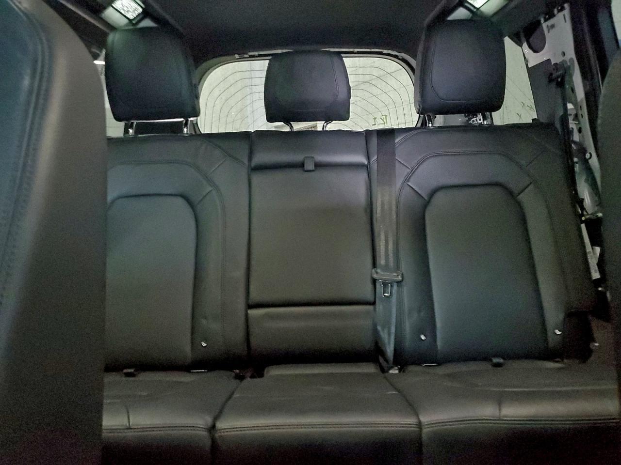 2023 LAND ROVER Defender