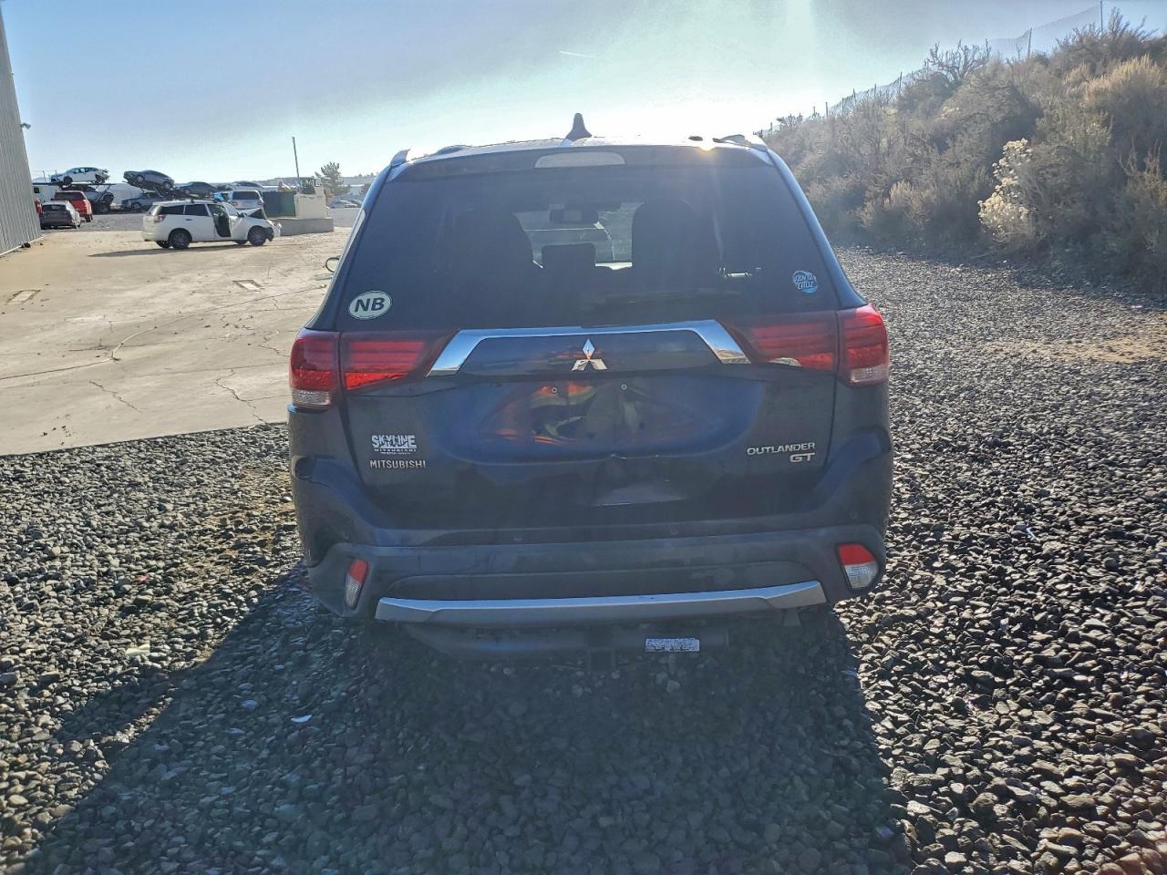 2018 MITSUBISHI outlander