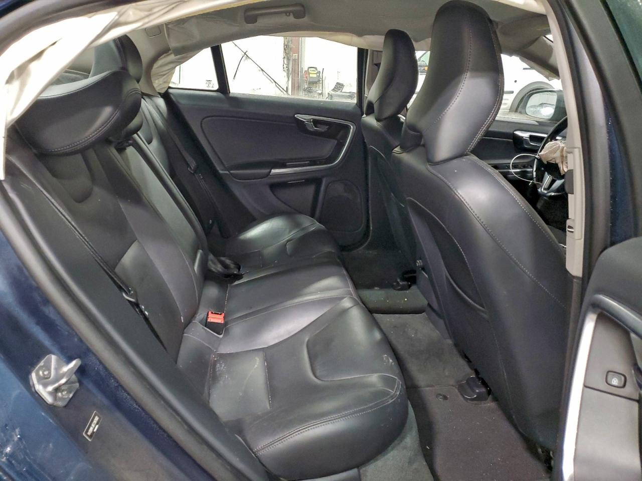 2015 VOLVO S60