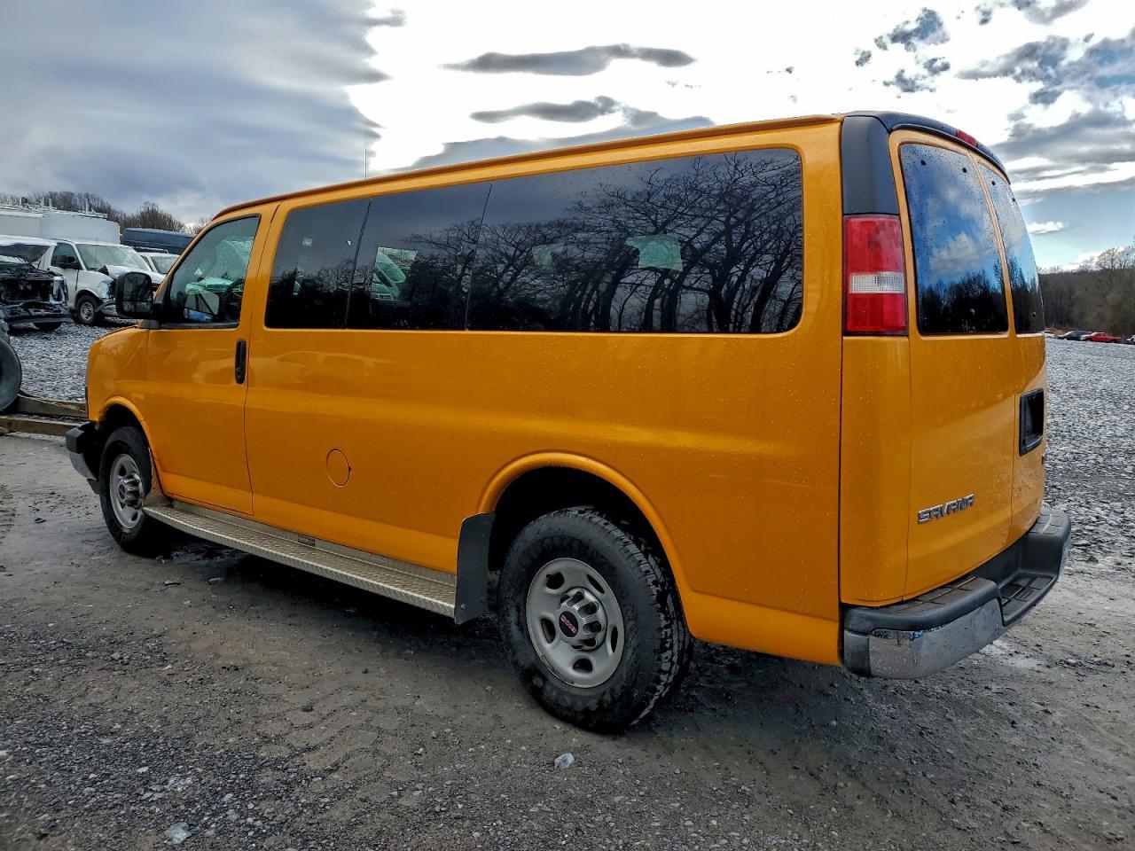 2017 GMC Savana