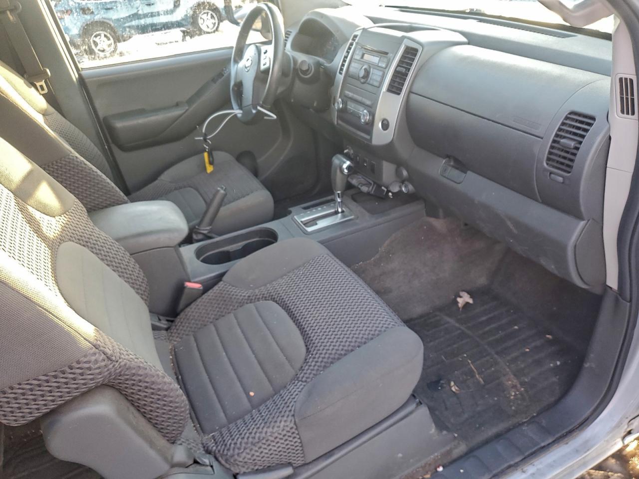 2012 NISSAN Frontier