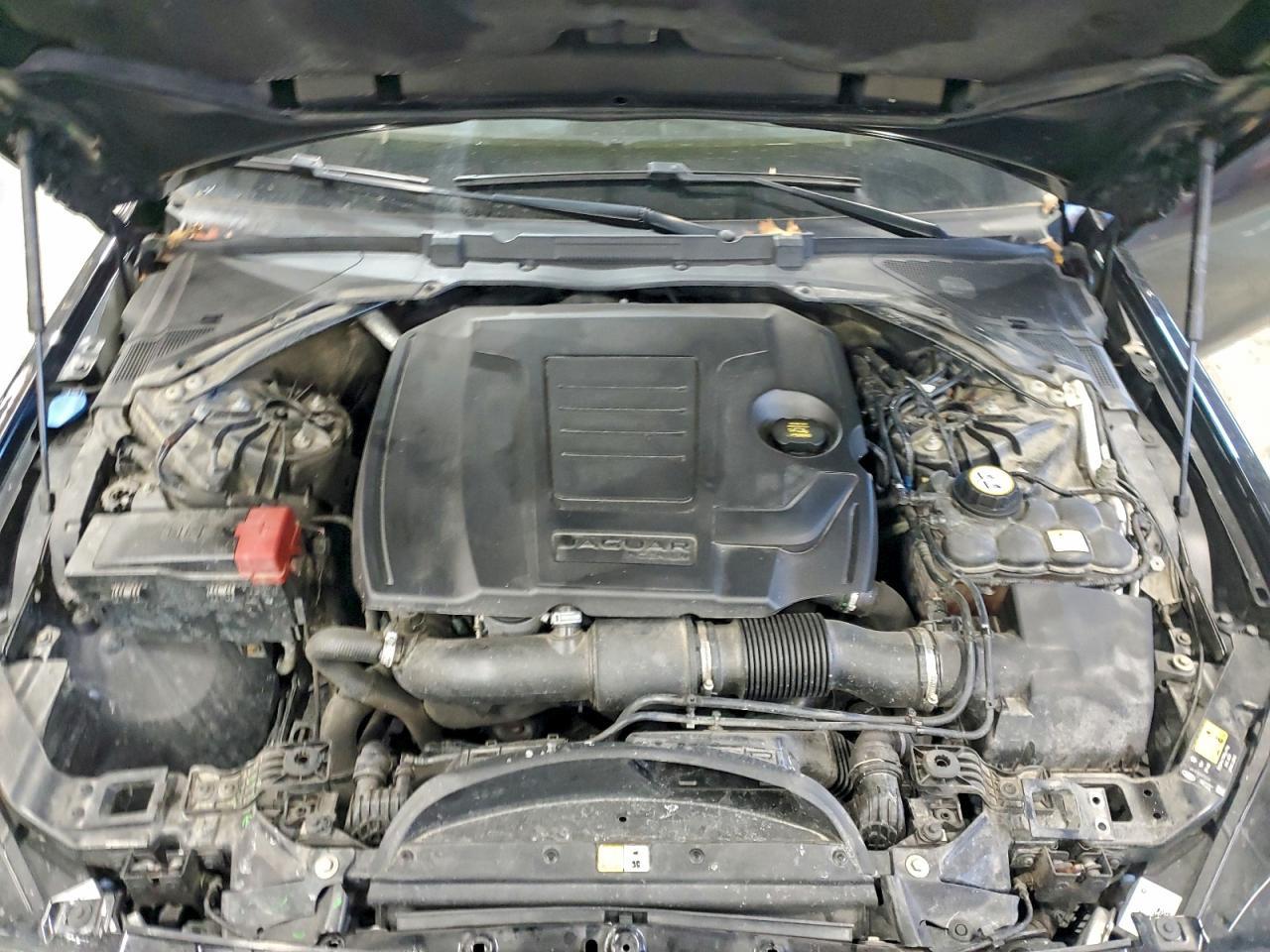 2019 JAGUAR XE