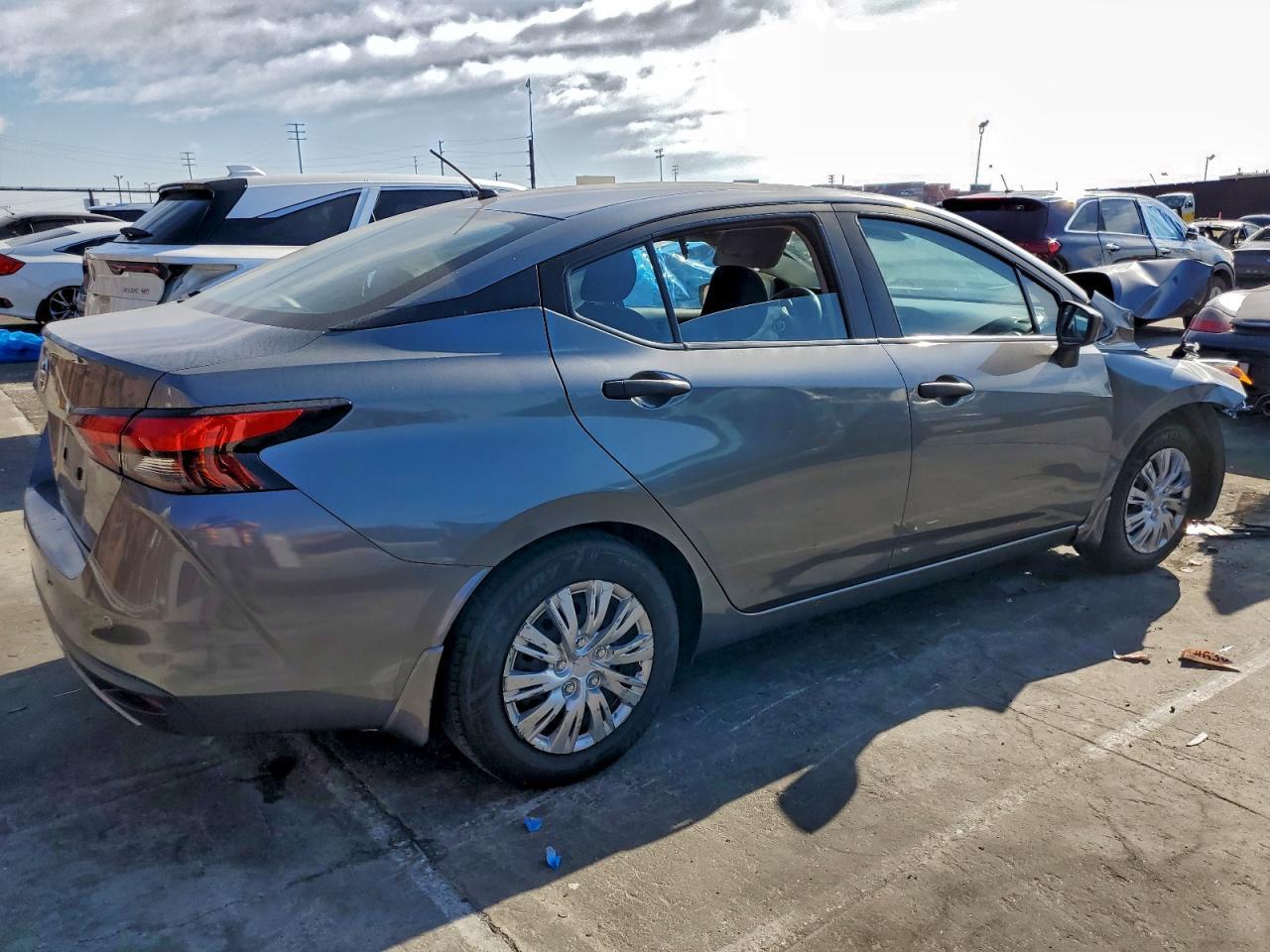 2020 NISSAN VERSA