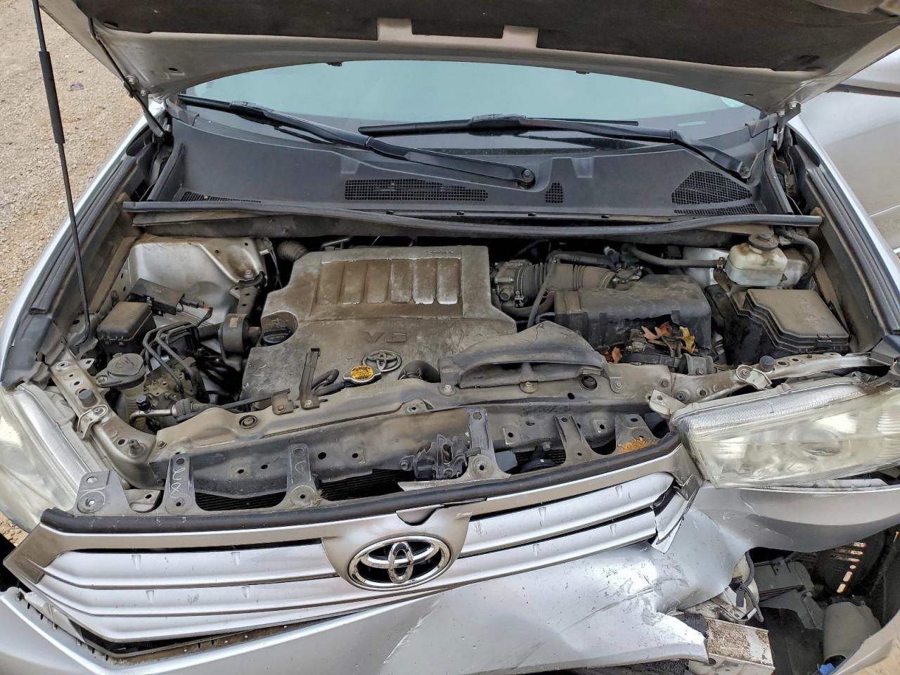 2011 TOYOTA HIGHLANDER