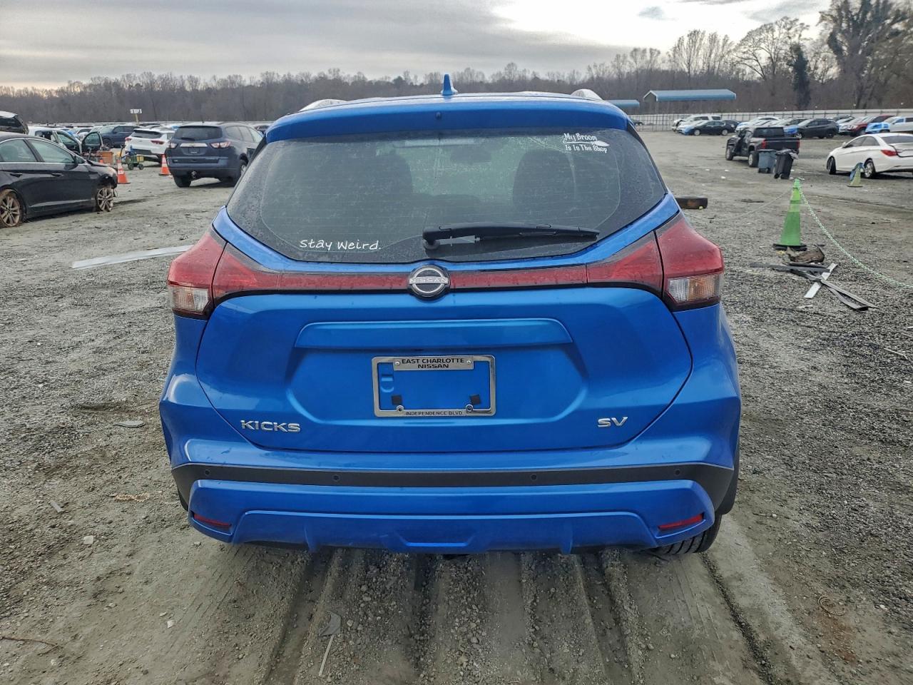 2024 NISSAN KICKS