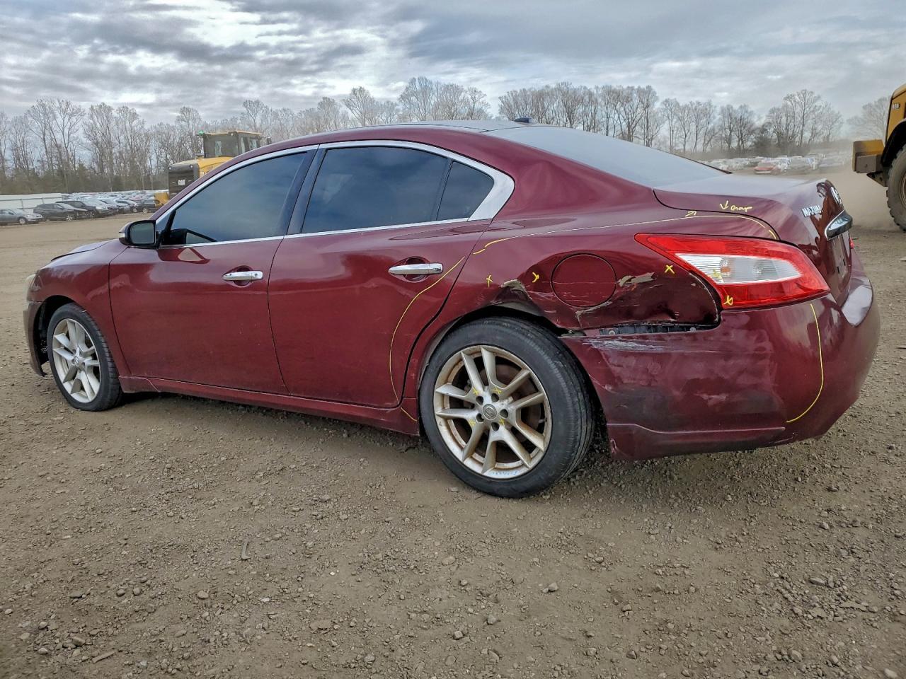 2010 NISSAN Maxima