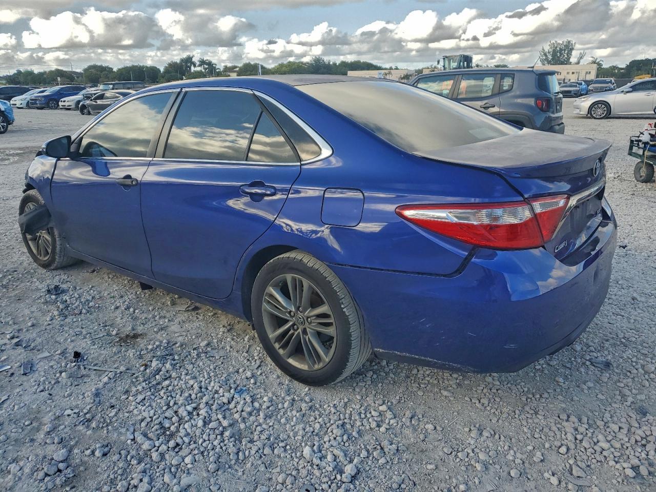 2015 TOYOTA CAMRY