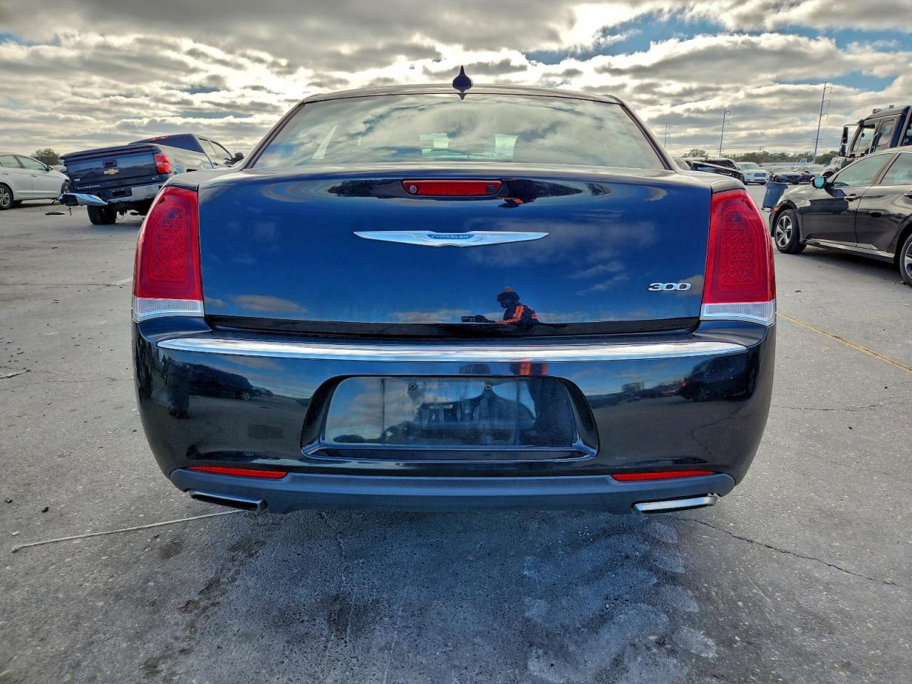 2017 CHRYSLER 300