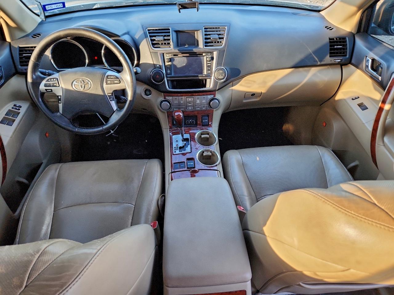 2013 TOYOTA HIGHLANDER