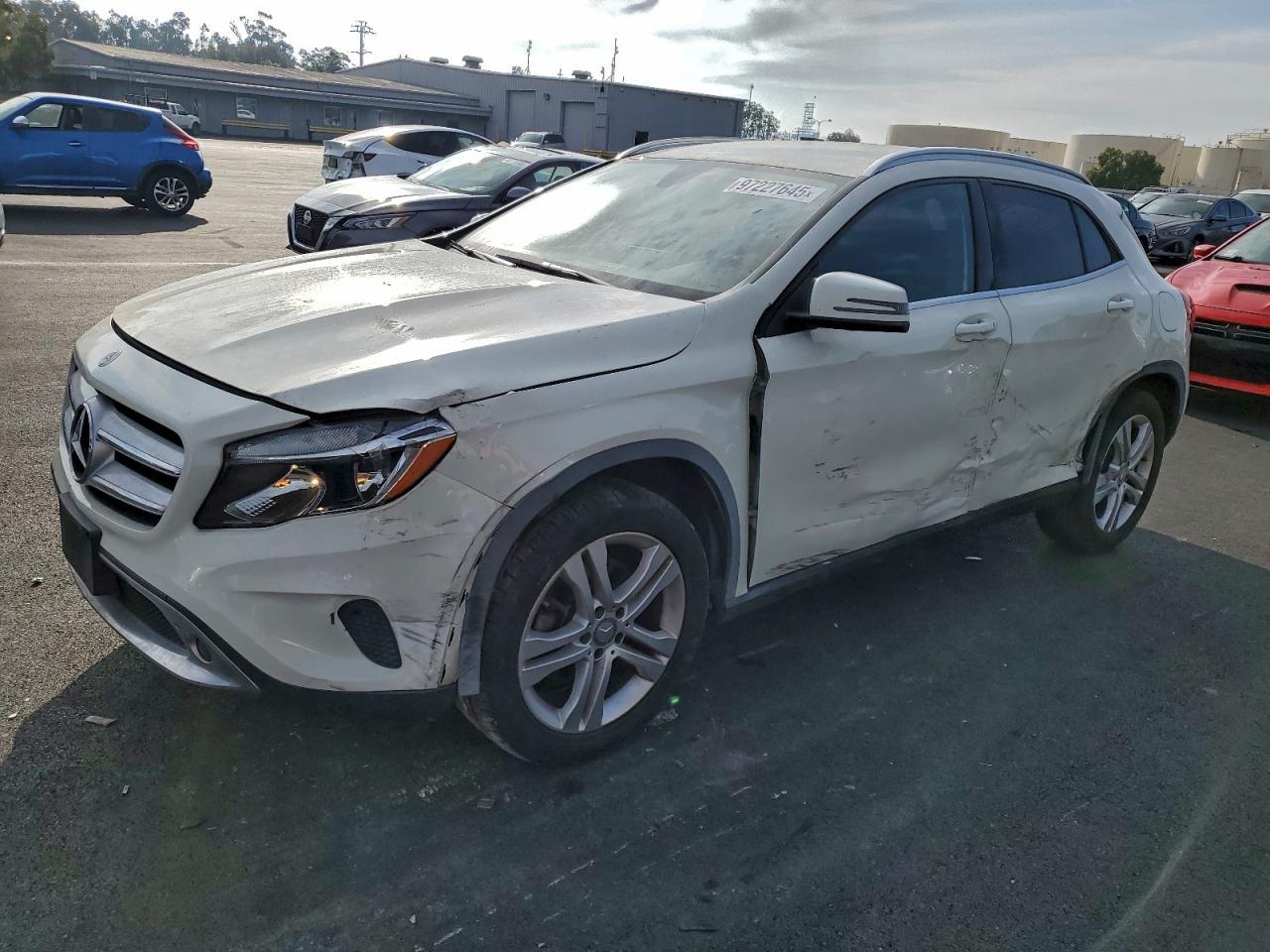 2016 MERCEDES-BENZ GLA-Class