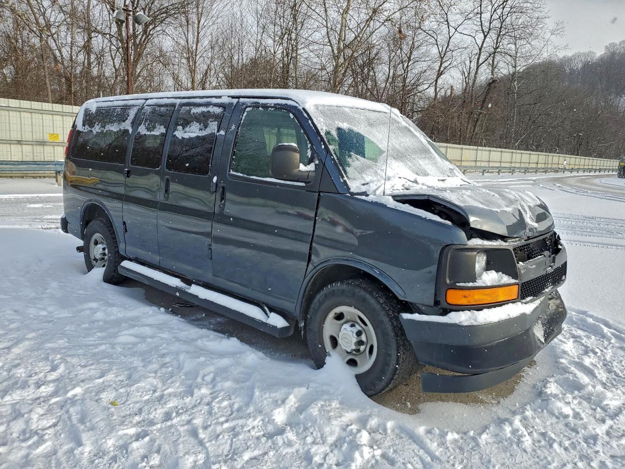 2017 CHEVROLET EXPRESS 2500