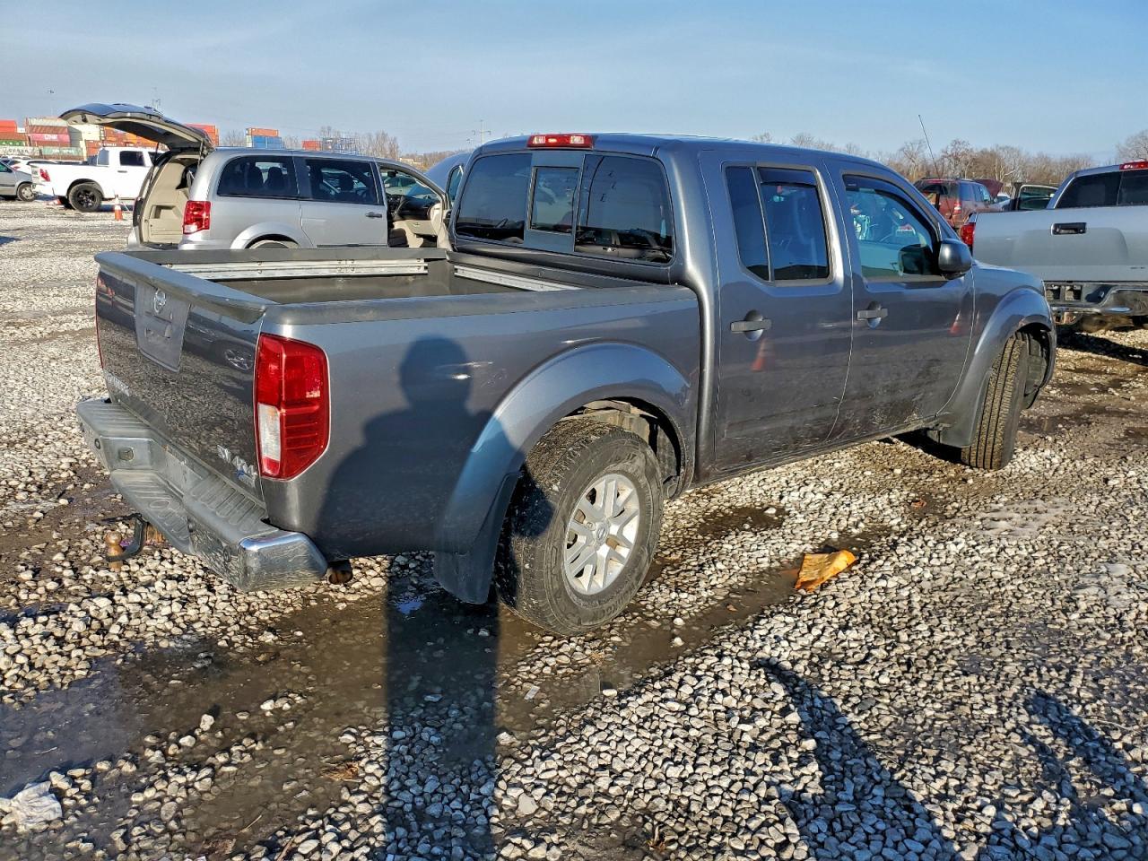 2017 NISSAN Frontier