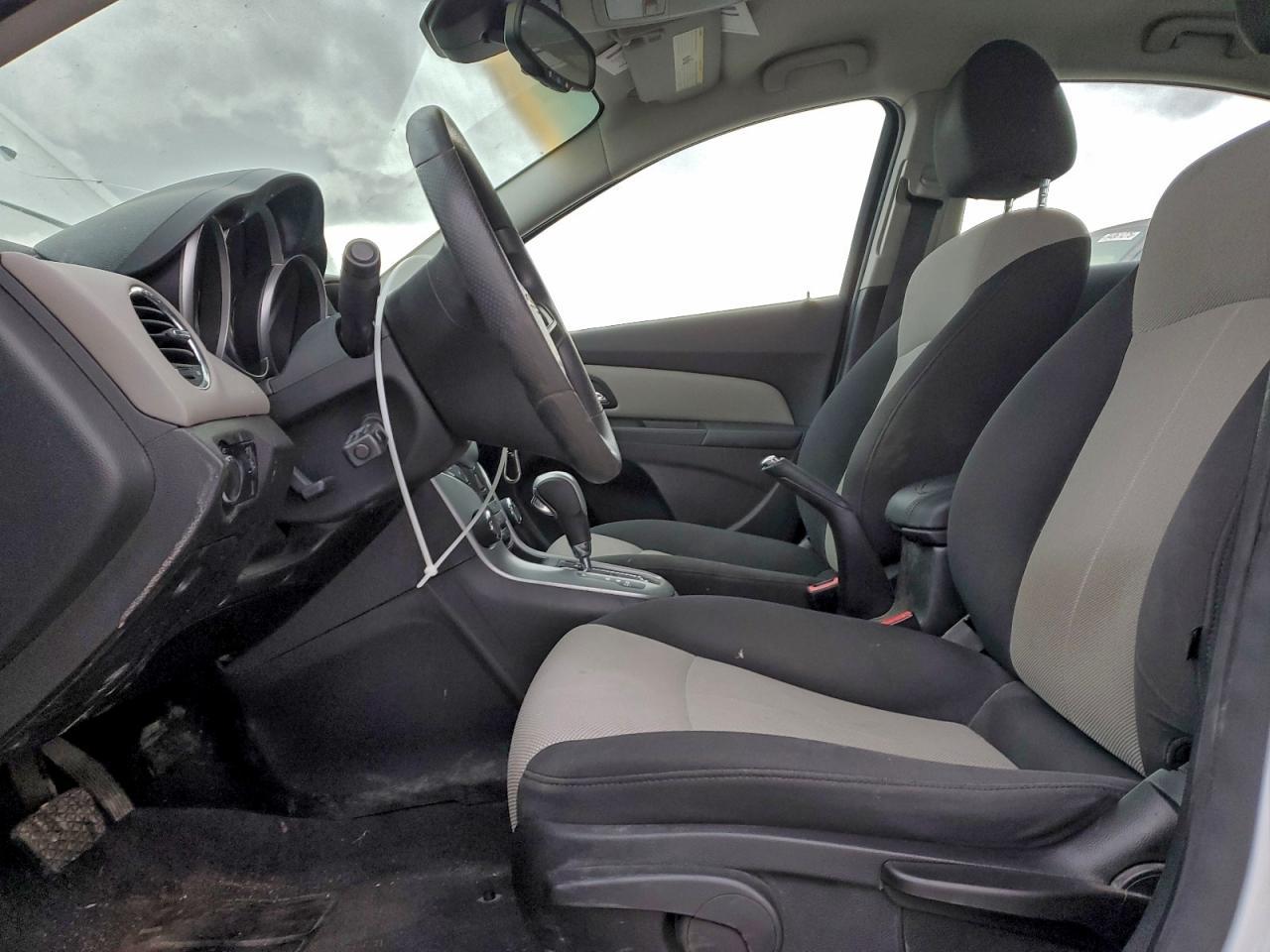 2011 CHEVROLET CRUZE