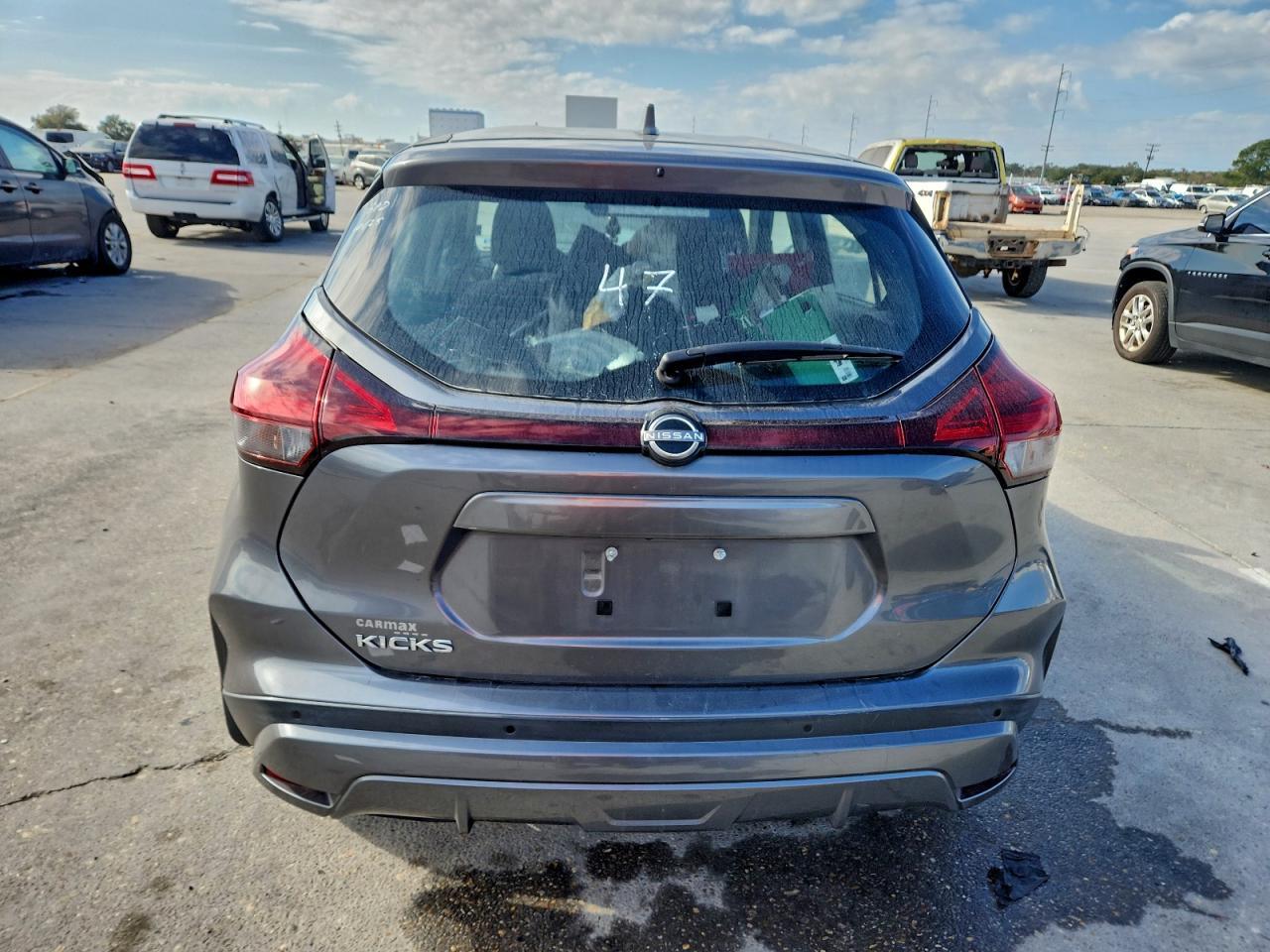 2022 NISSAN KICKS