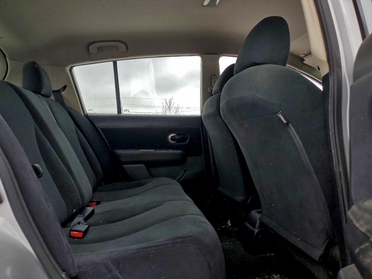 2011 NISSAN VERSA