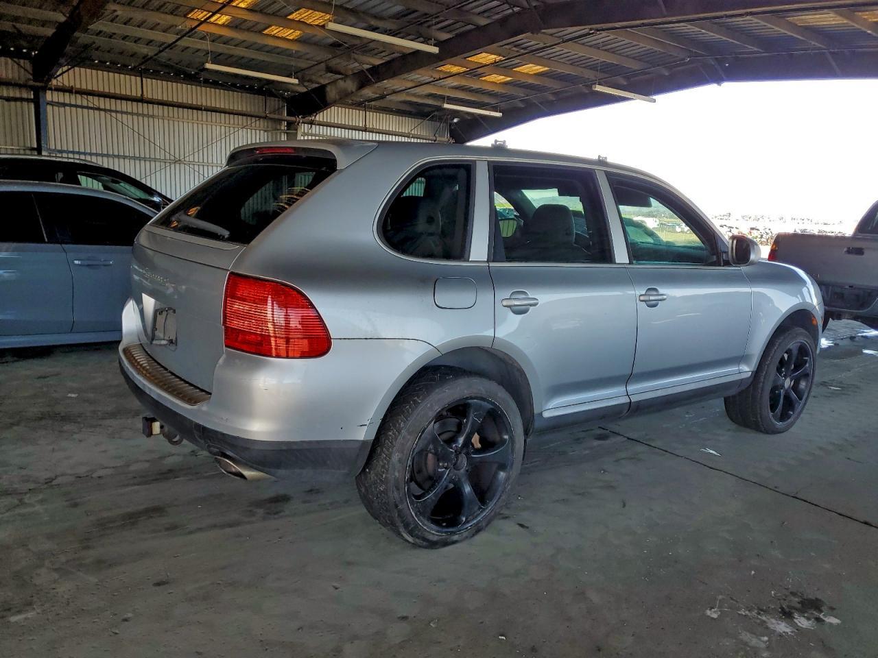 2004 PORSCHE CAYENNE