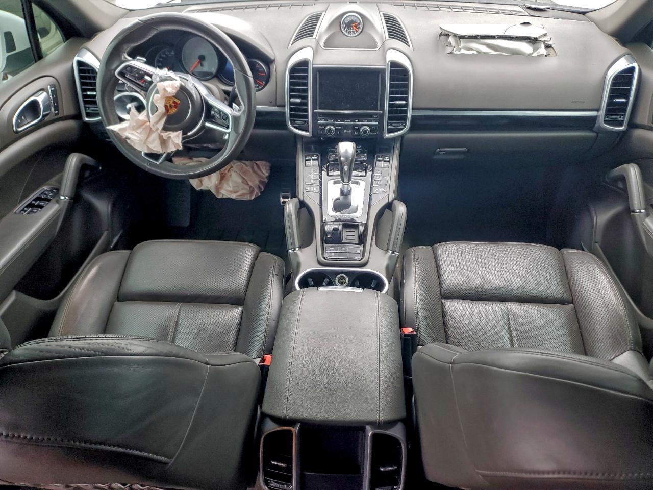 2016 PORSCHE CAYENNE