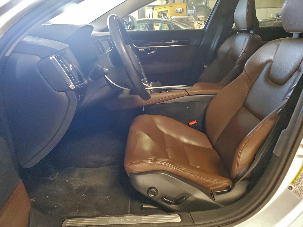 2018 VOLVO S90