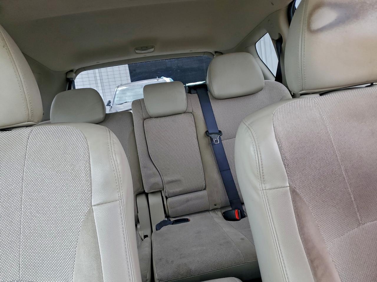 2010 MITSUBISHI outlander