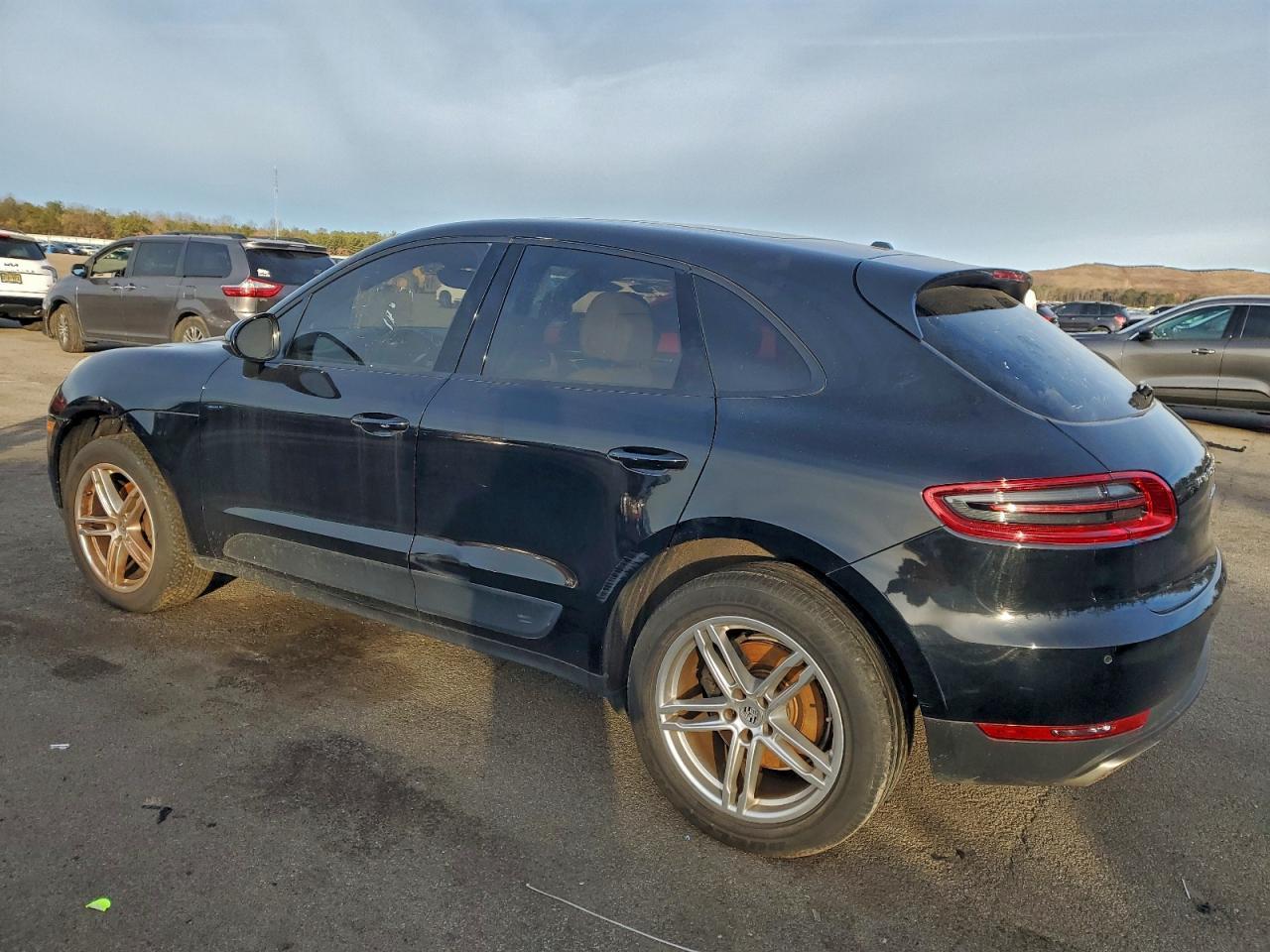 2017 PORSCHE Macan