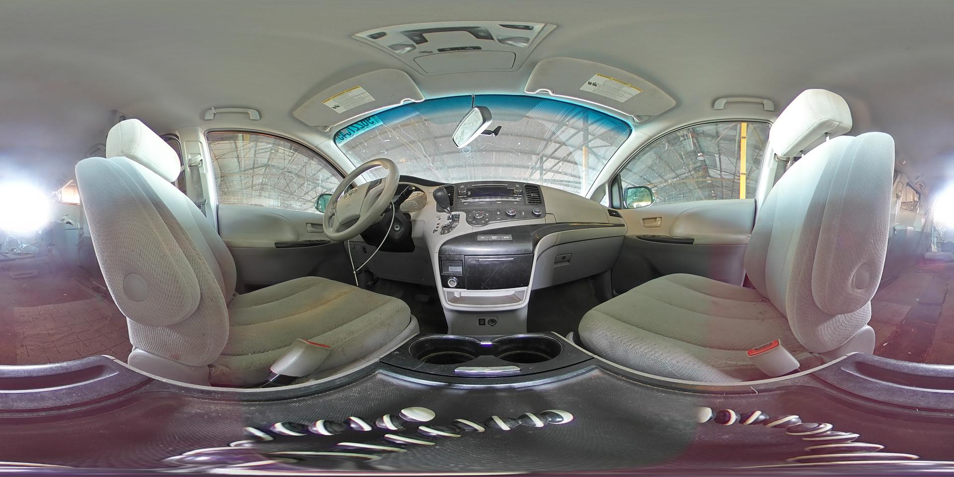 2012 TOYOTA SIENNA