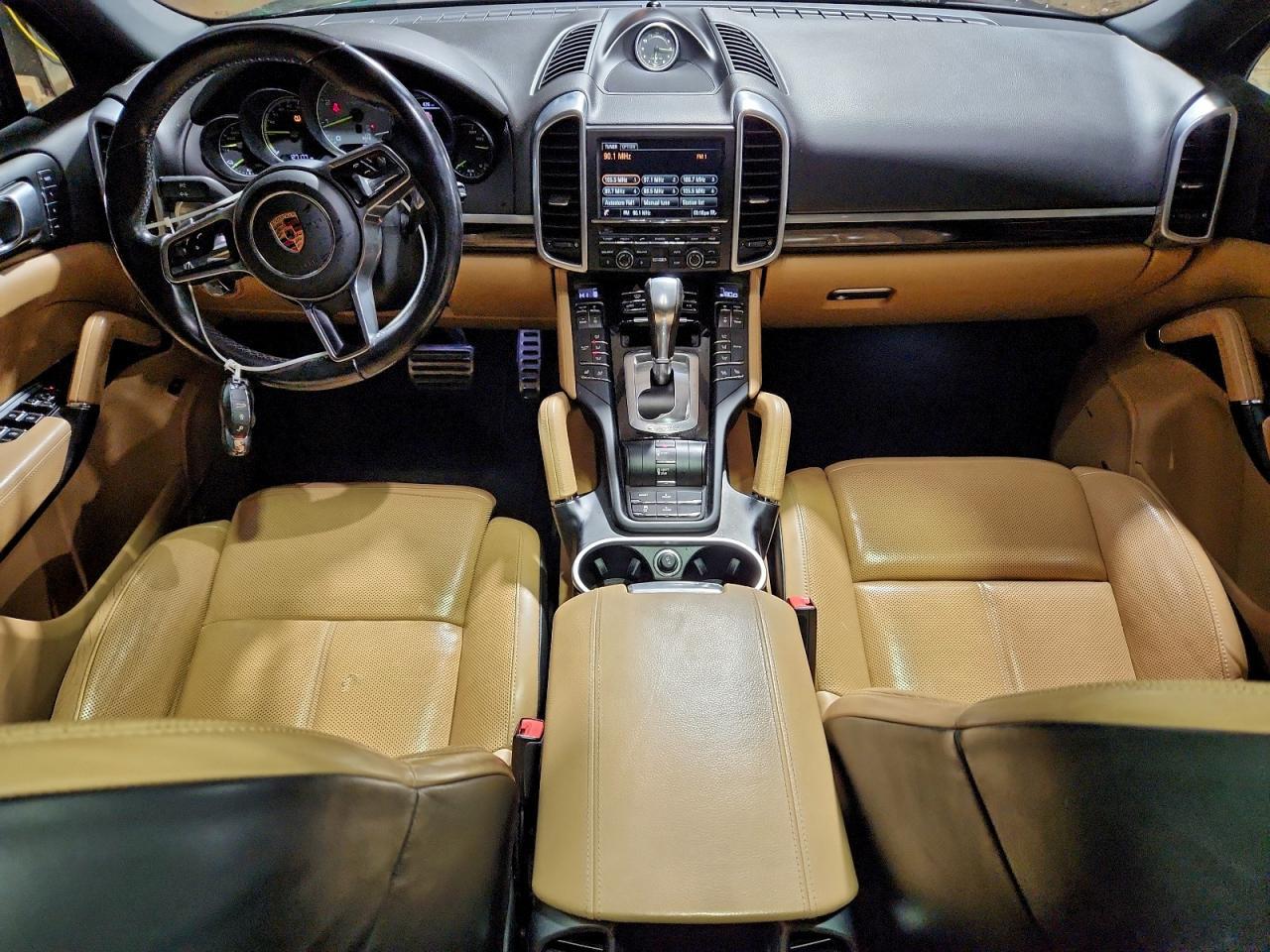 2016 PORSCHE CAYENNE