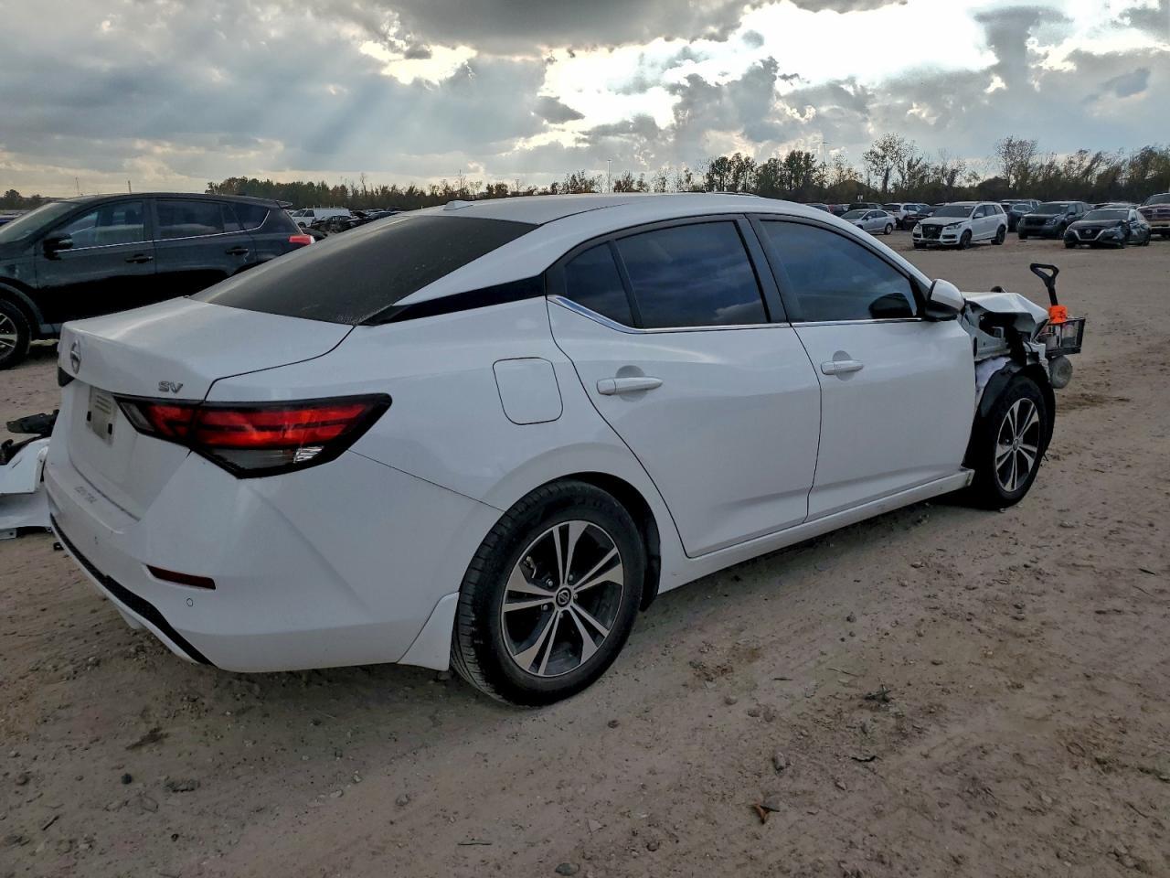 2022 NISSAN SENTRA