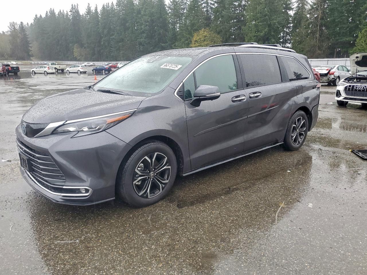 2025 TOYOTA SIENNA
