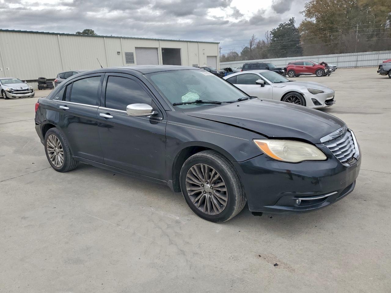 2011 CHRYSLER 200
