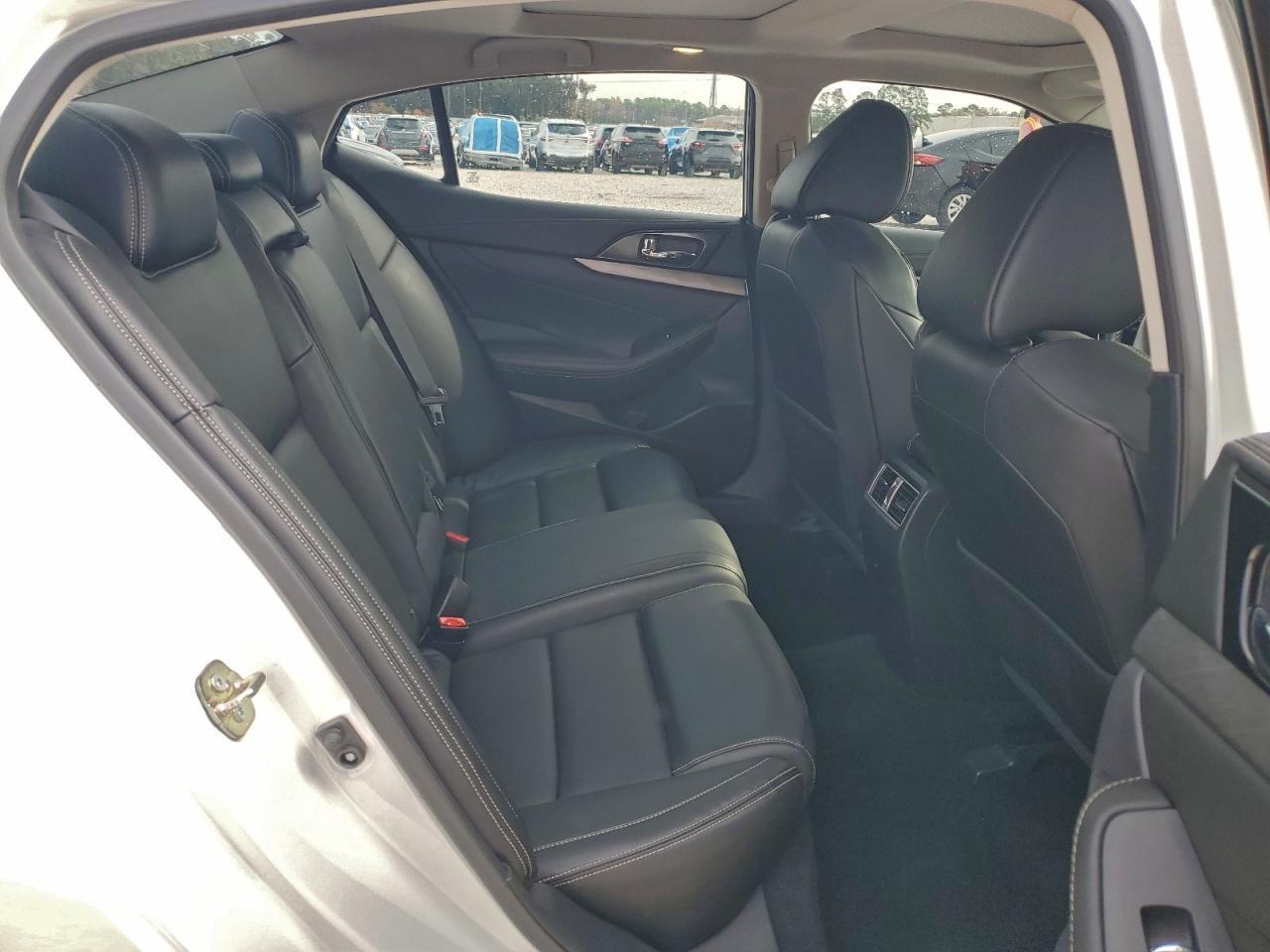 2017 NISSAN Maxima