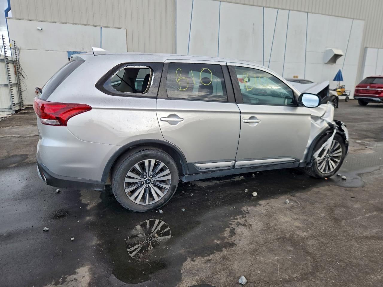 2020 MITSUBISHI outlander
