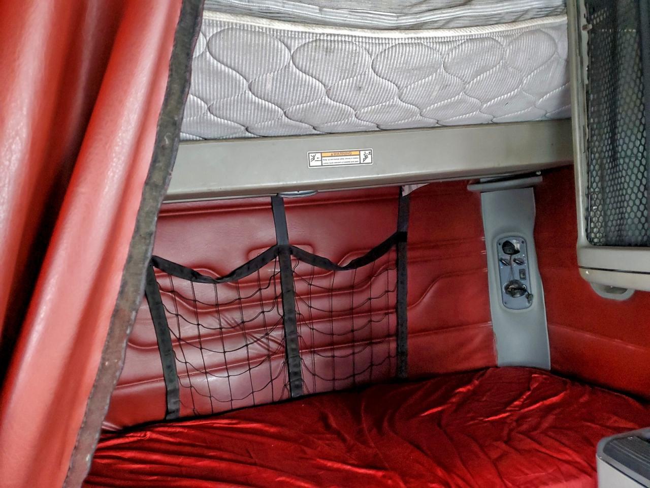 2005 FREIGHTLINER Columbia