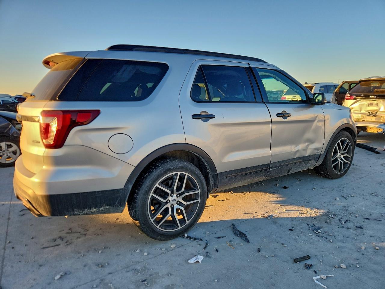 2017 FORD Explorer Sport Trac