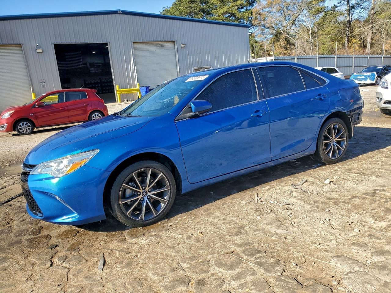 2017 TOYOTA CAMRY