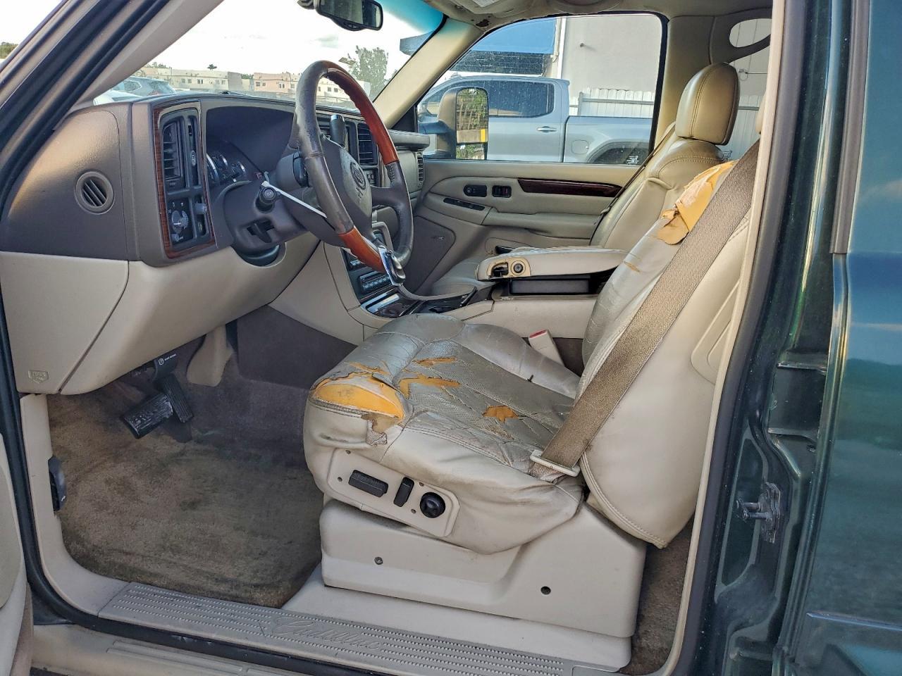 2002 CADILLAC ESCALADE