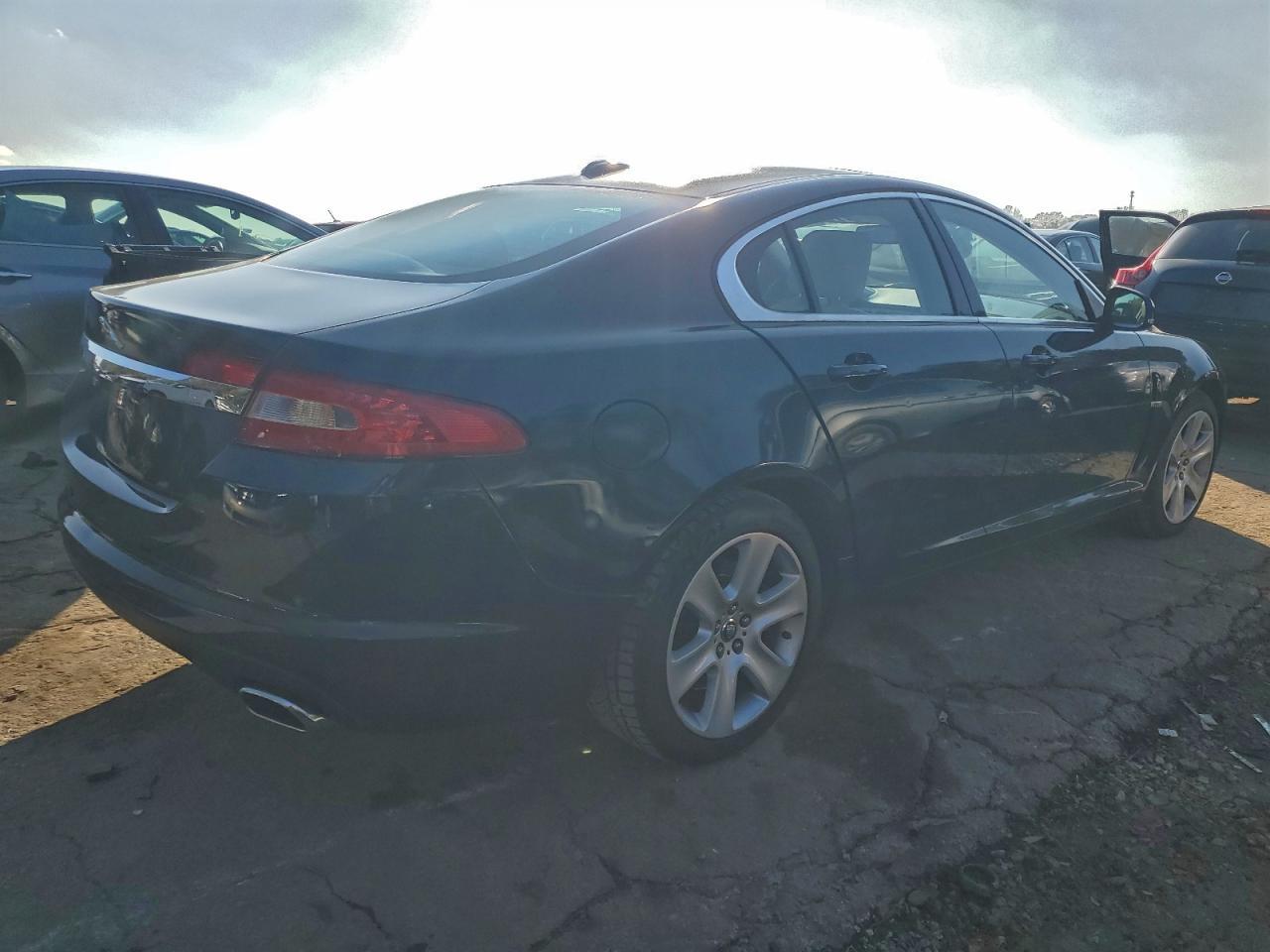 2010 JAGUAR XF