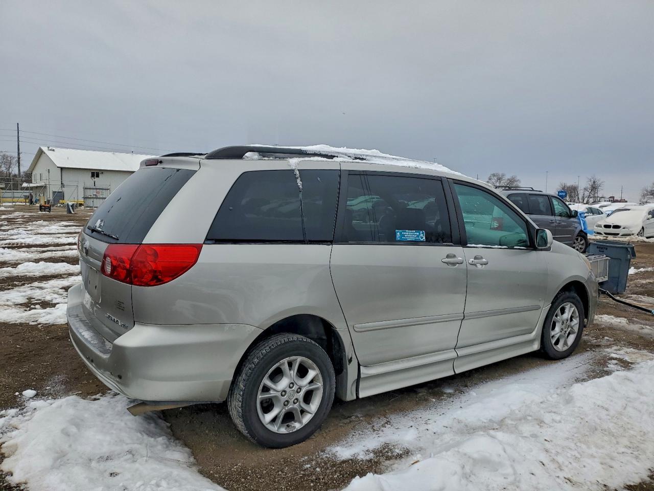 2006 TOYOTA SIENNA